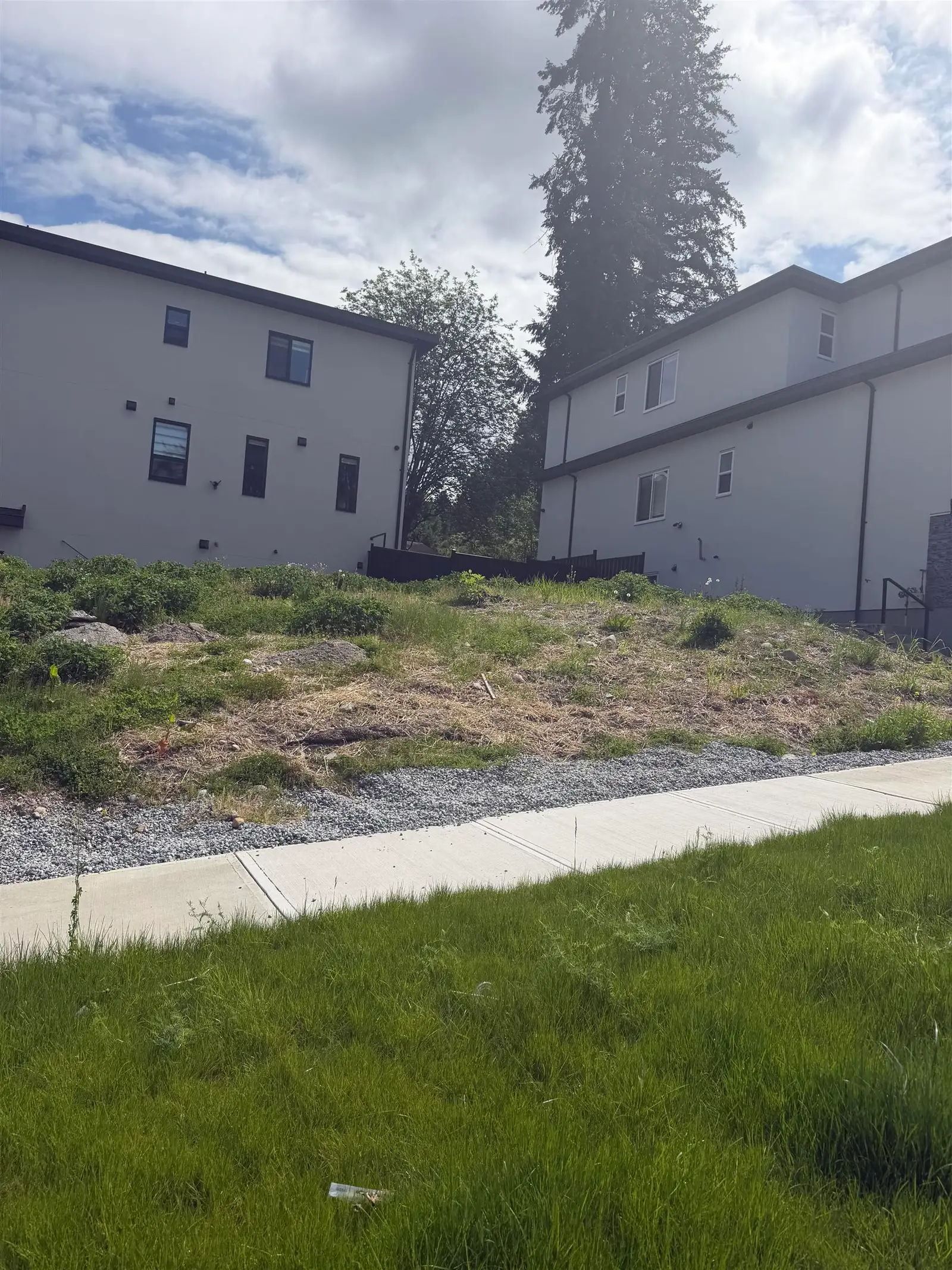 13858 115 AVENUE, Surrey BC V3R 2P3