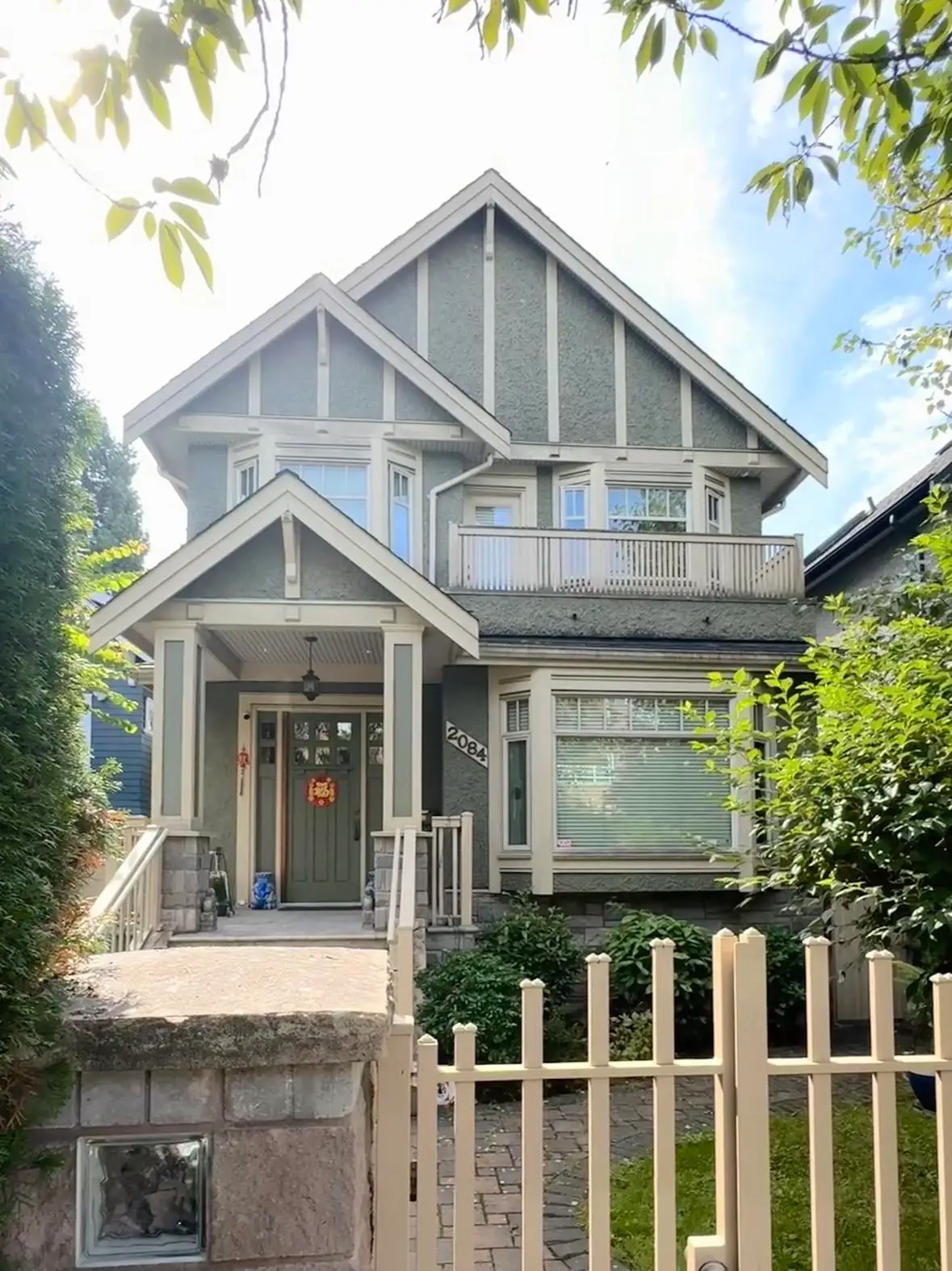 2084 W 42ND AVENUE, Vancouver BC V6M 2B3