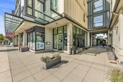 55 2239 KINGSWAY, Vancouver BC V5N 0E5