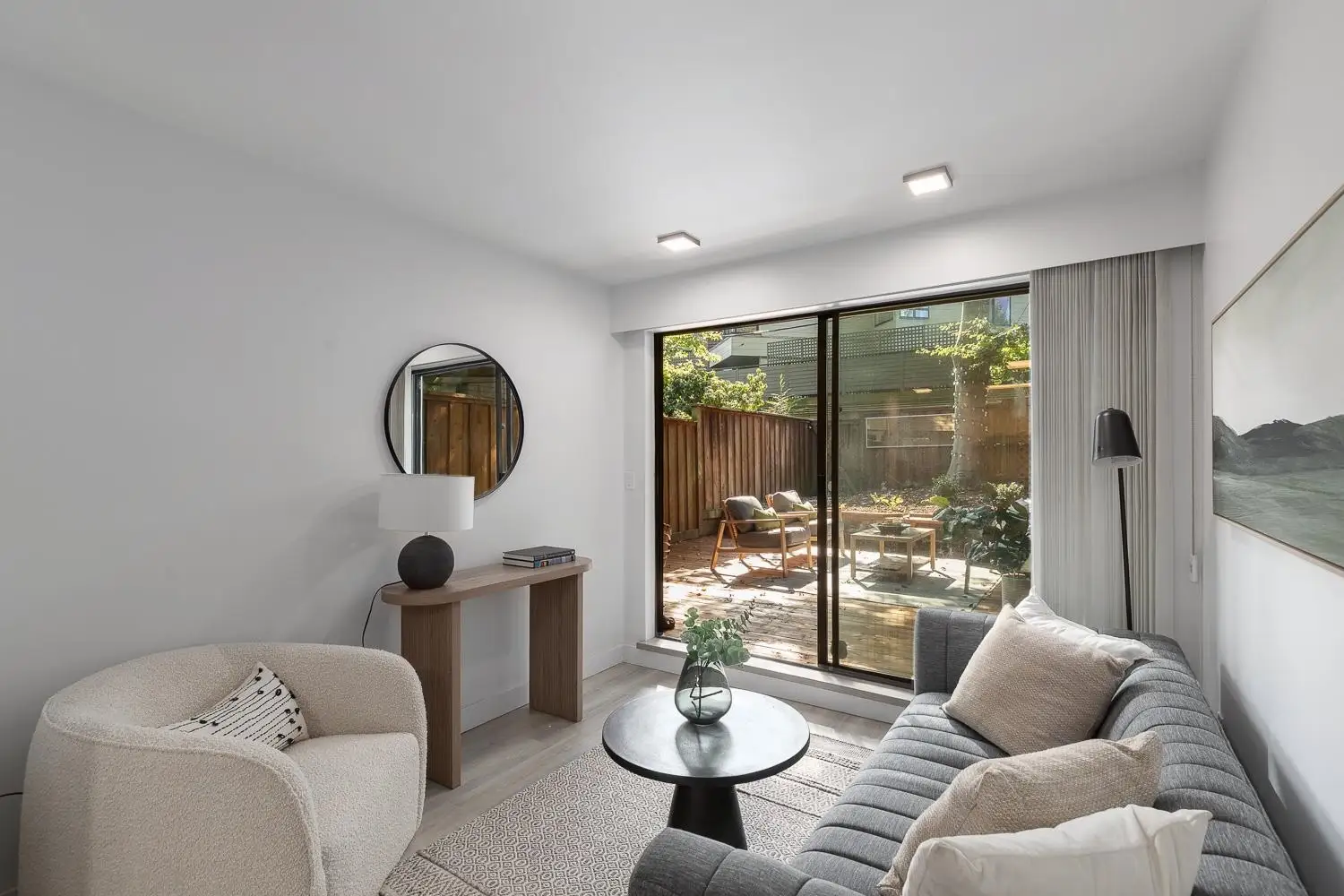 207 2410 CORNWALL AVENUE, Vancouver BC V6K 1B8