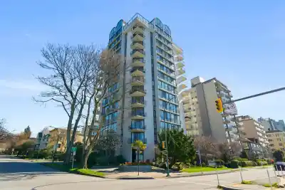 402 1575 BEACH AVENUE, Vancouver BC V6G 1Y5