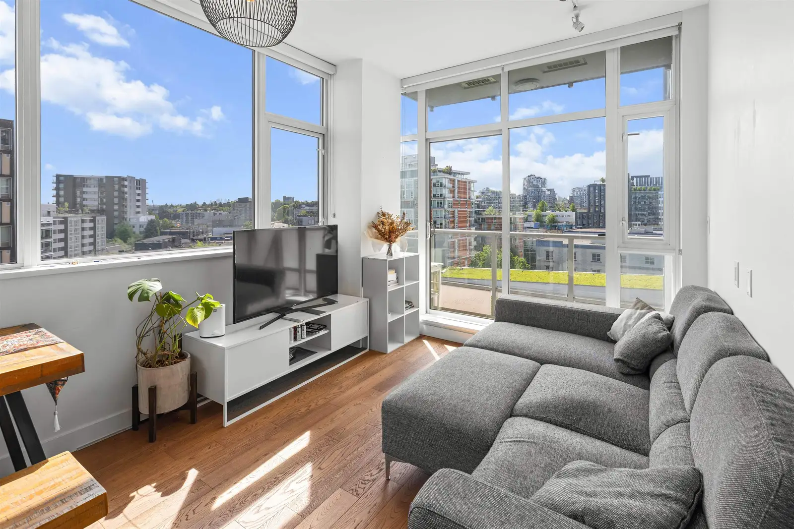 1001 108 E 1ST AVENUE, Vancouver BC V5T 0E4