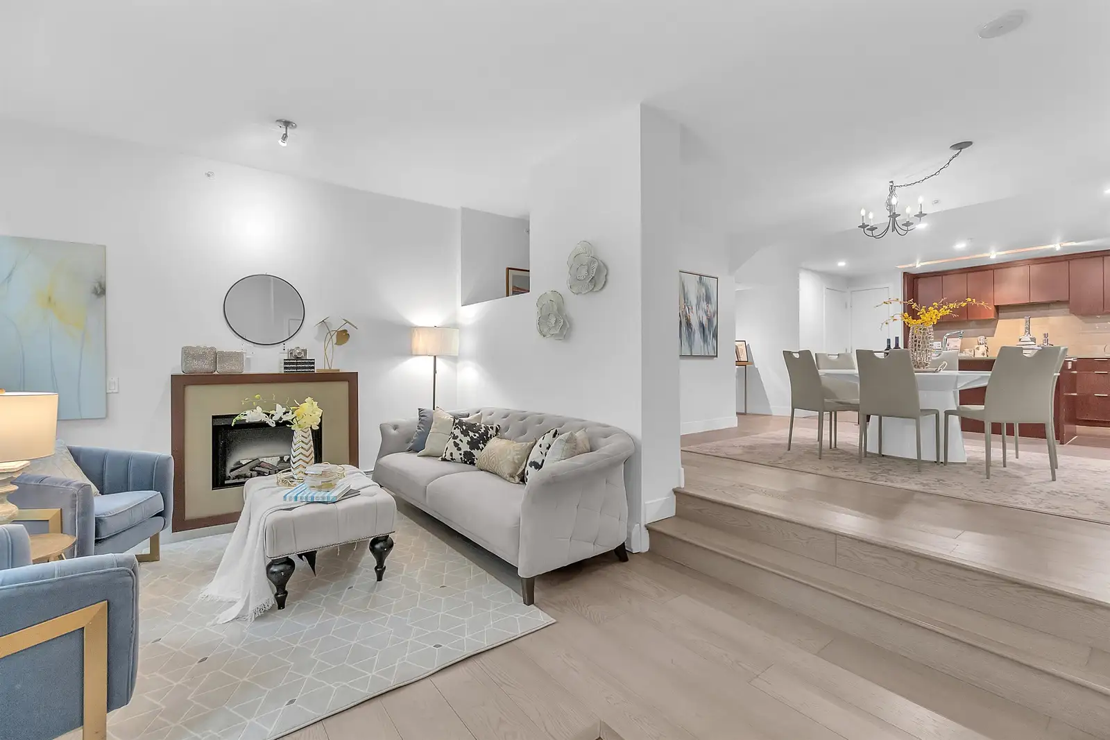 164 W 13TH STREET, North Vancouver BC V7M 1N6