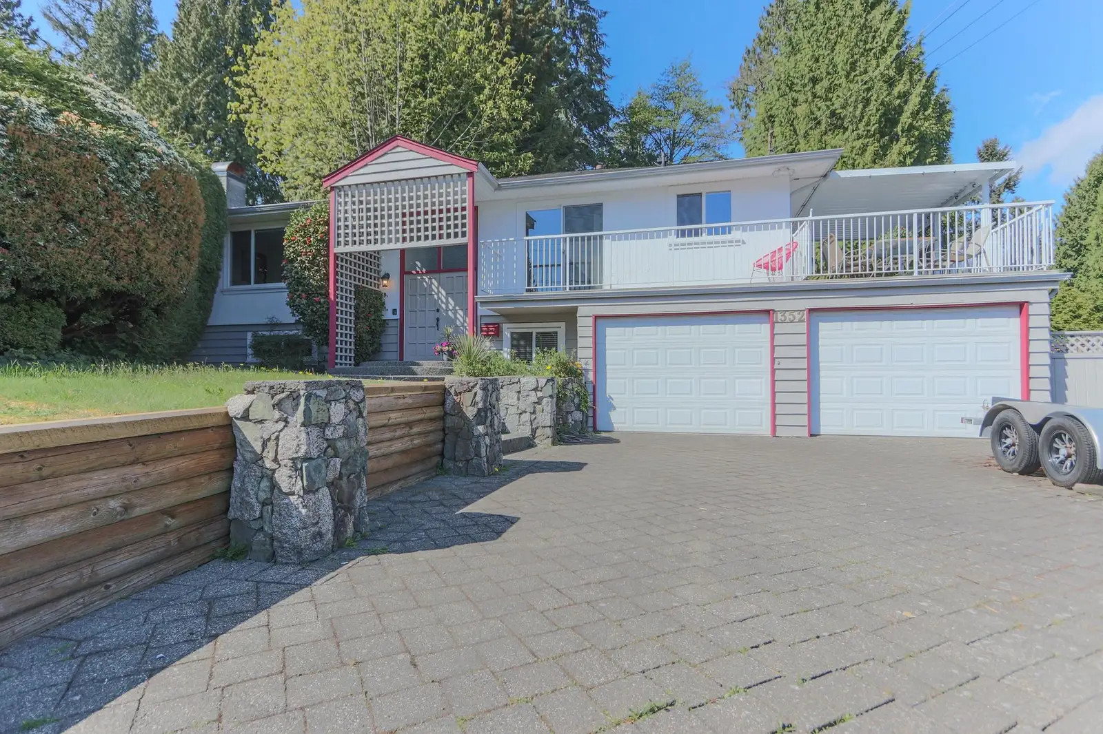 1352 E 16TH STREET, North Vancouver BC V7J 1L4