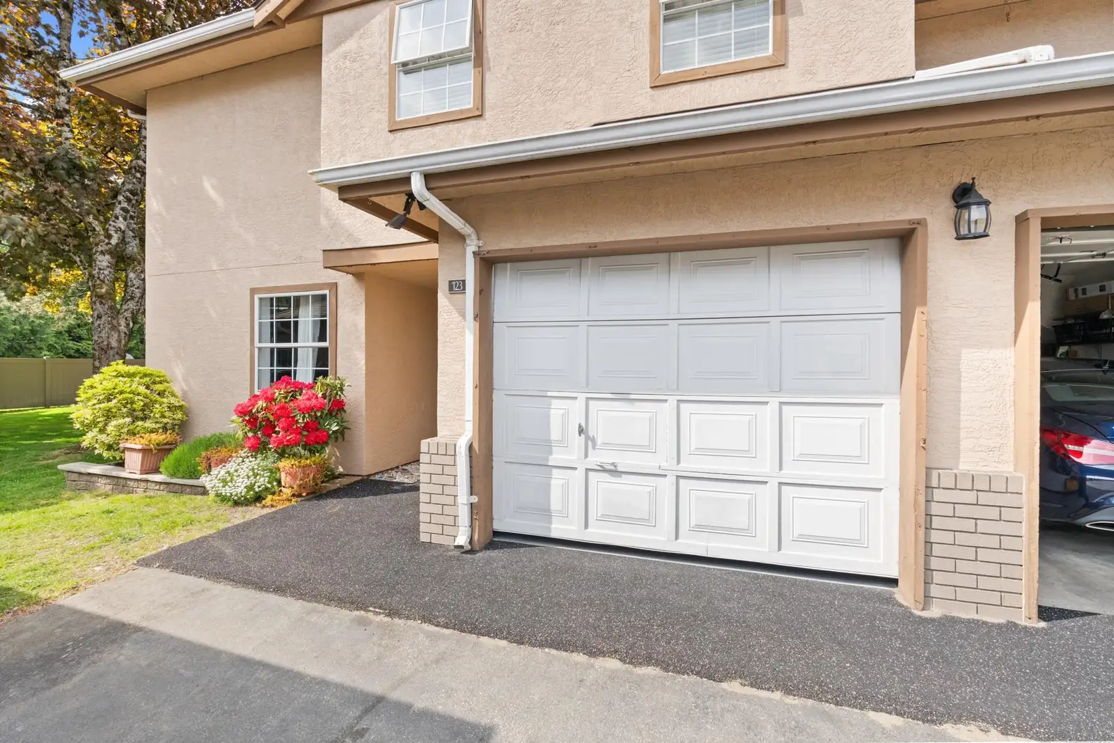 123 14861 98 AVENUE, Surrey BC V3R 9Z8