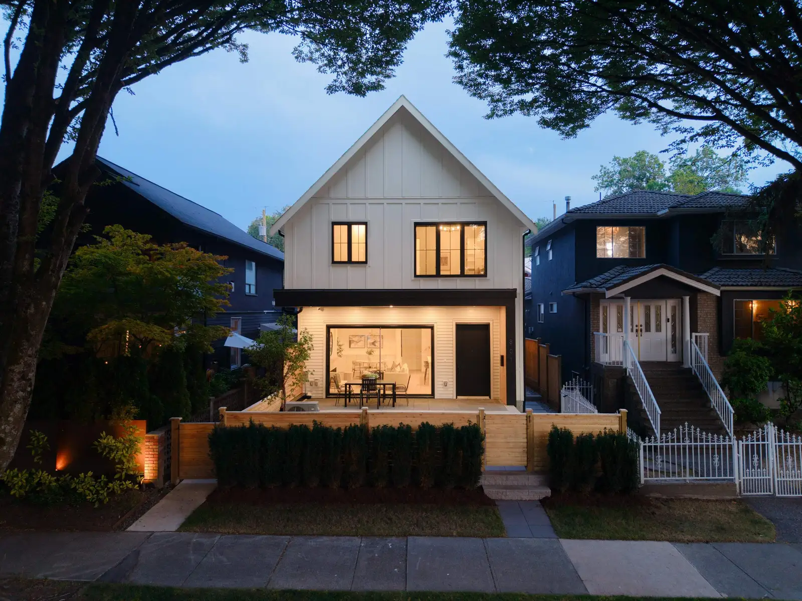 1 810 E 22ND AVENUE, Vancouver BC V5V 1V7