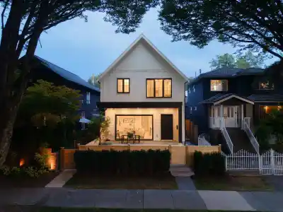 1 810 E 22ND AVENUE, Vancouver BC V5V 1V7