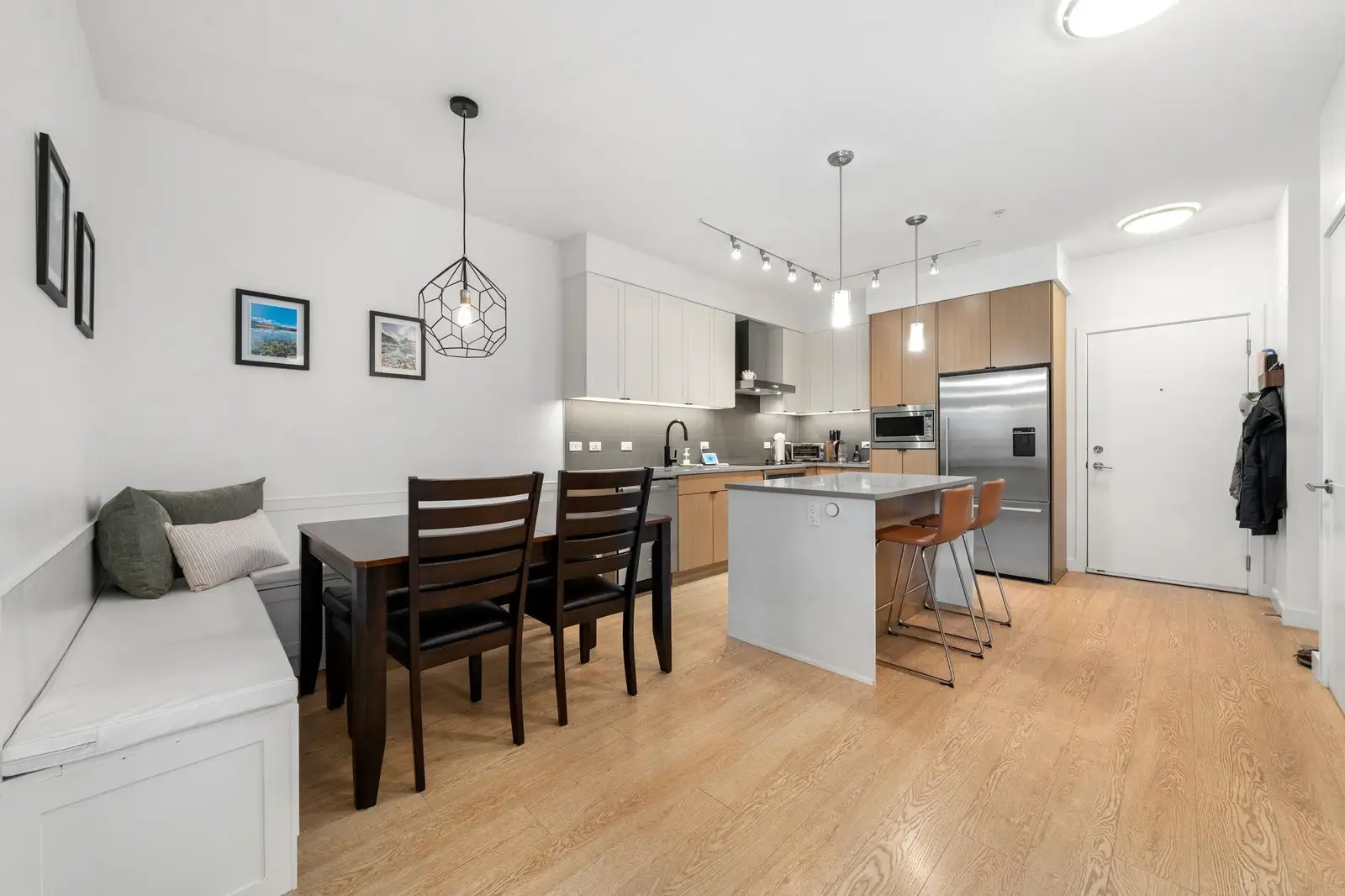 301 3205 MOUNTAIN HIGHWAY, North Vancouver BC V7K 0A3
