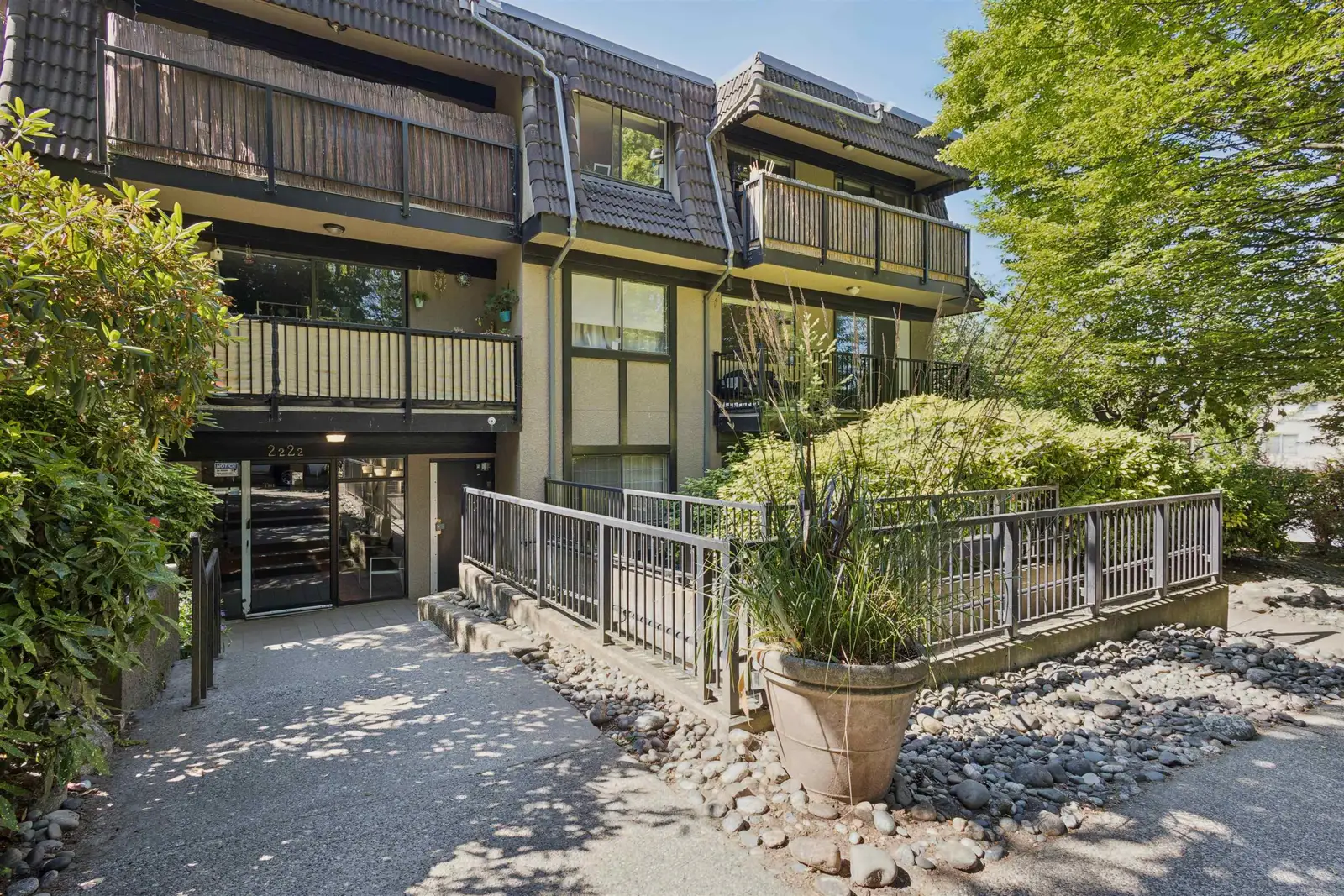 112 2222 CAMBRIDGE STREET, Vancouver BC V5L 1E6