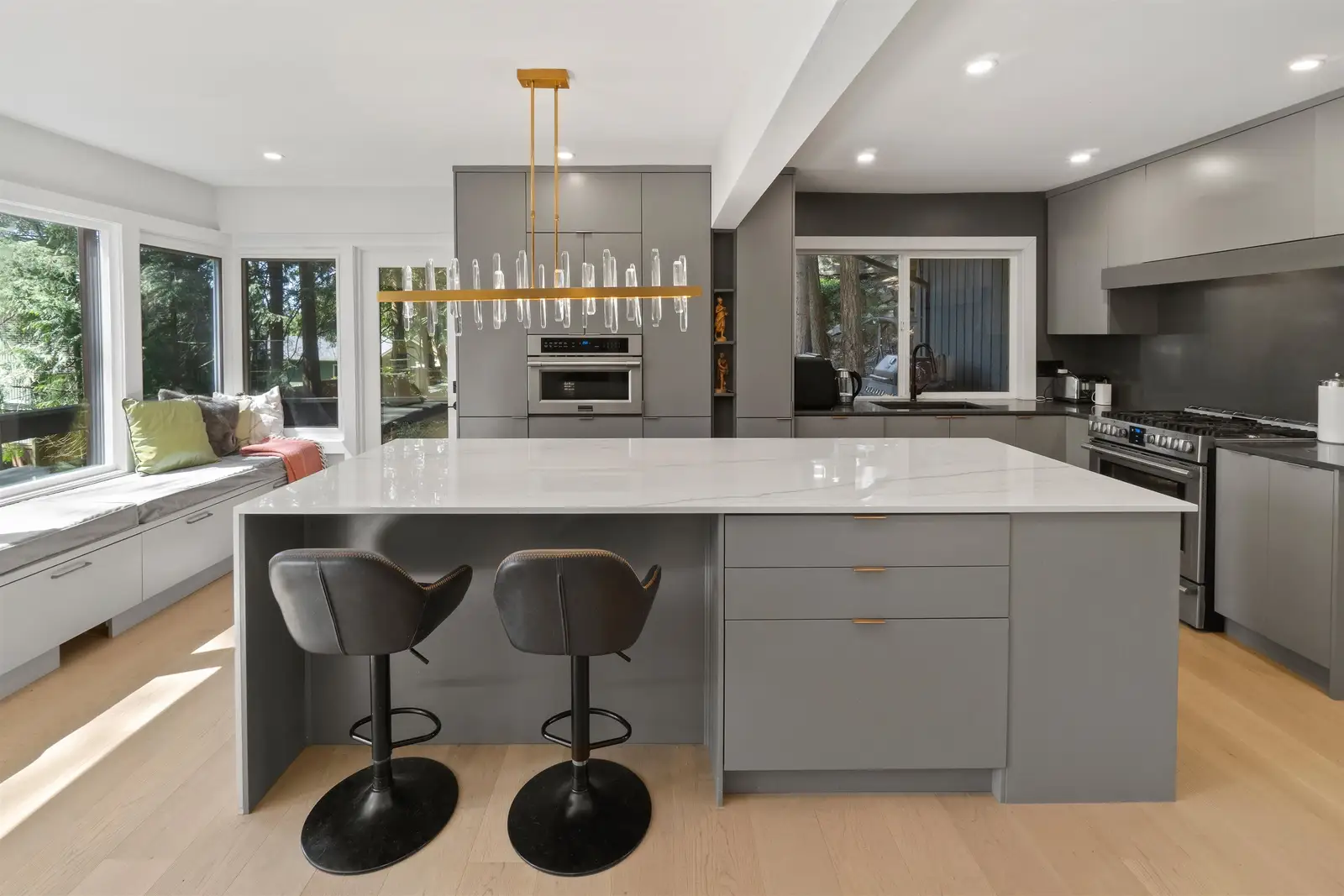 615 E KINGS ROAD, North Vancouver BC V7N 1J4