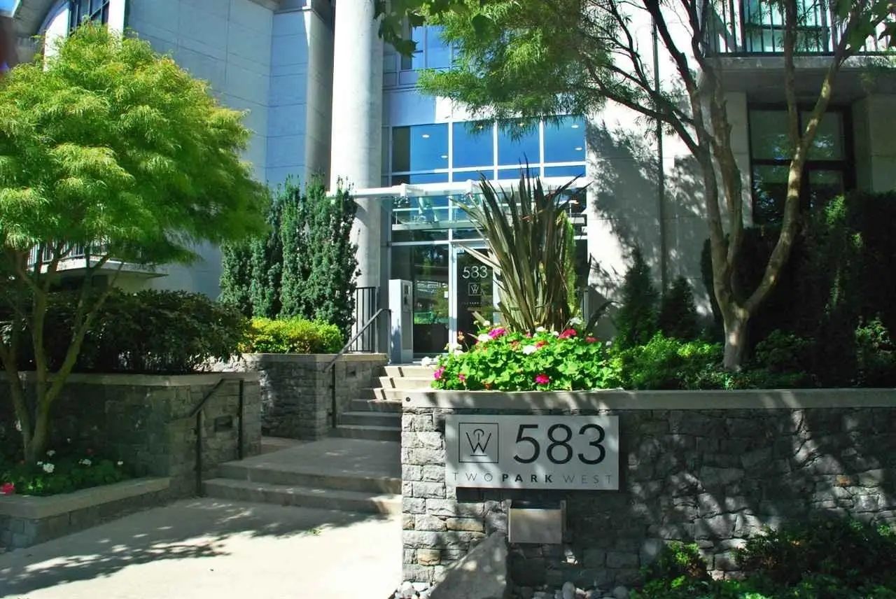 301 583 BEACH CRESCENT, Vancouver BC V6Z 3E6