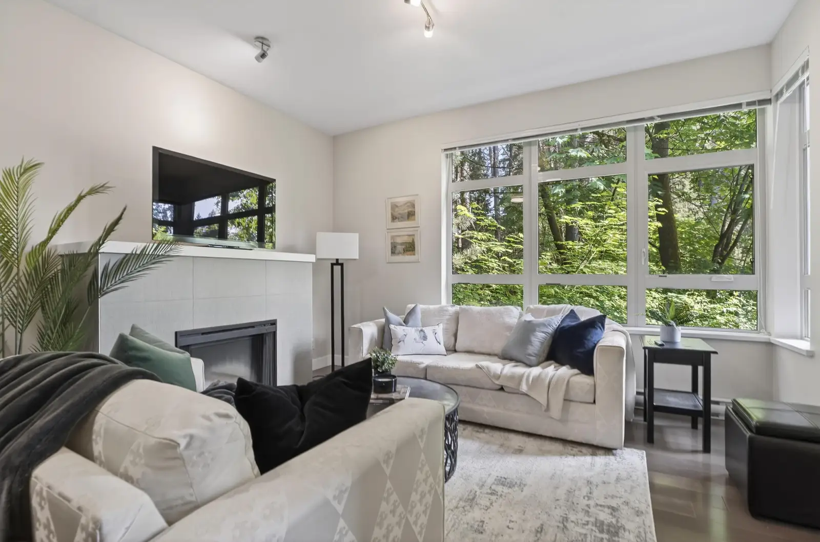 202 3294 MT SEYMOUR PARKWAY, North Vancouver BC V7H 0B1