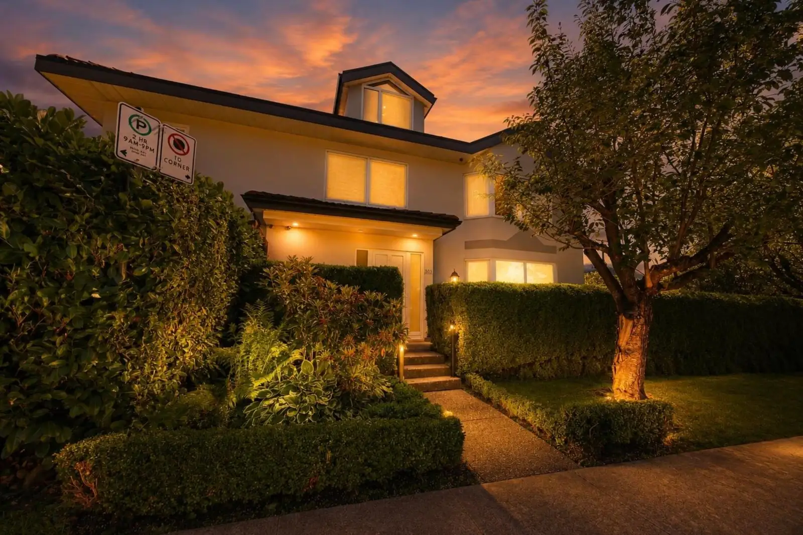 305 E 17TH STREET, North Vancouver BC V7L 2W1