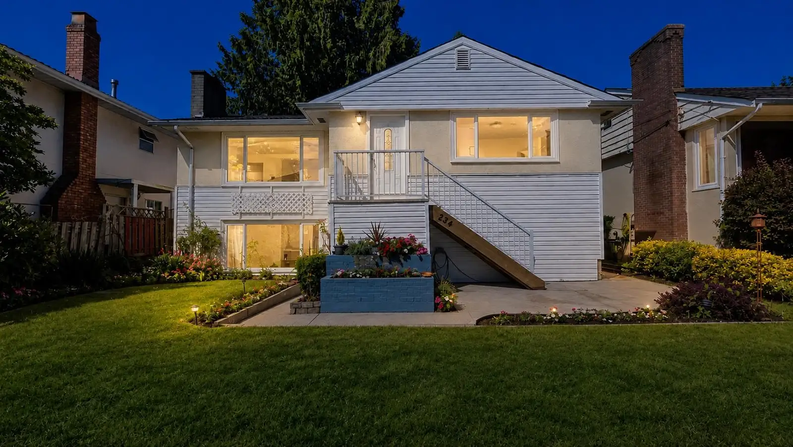 234 W 23RD STREET, North Vancouver BC V7M 2B3