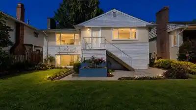 234 W 23RD STREET, North Vancouver BC V7M 2B3