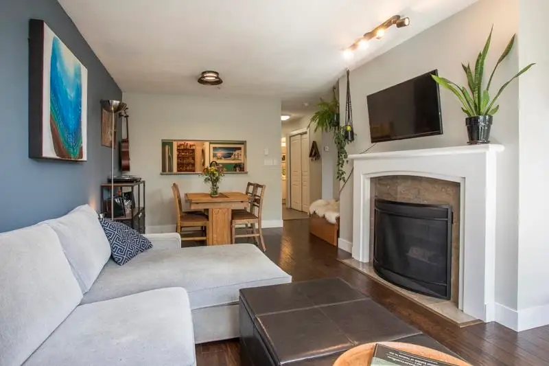 211 8460 JELLICOE STREET, Vancouver BC V5S 4S8