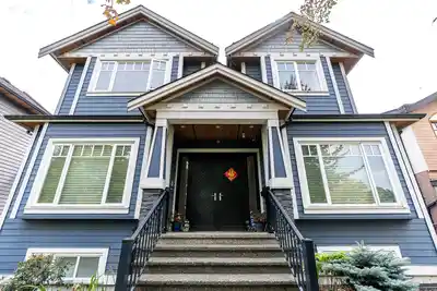 3032 E 16TH AVENUE, Vancouver BC V5M 2M5