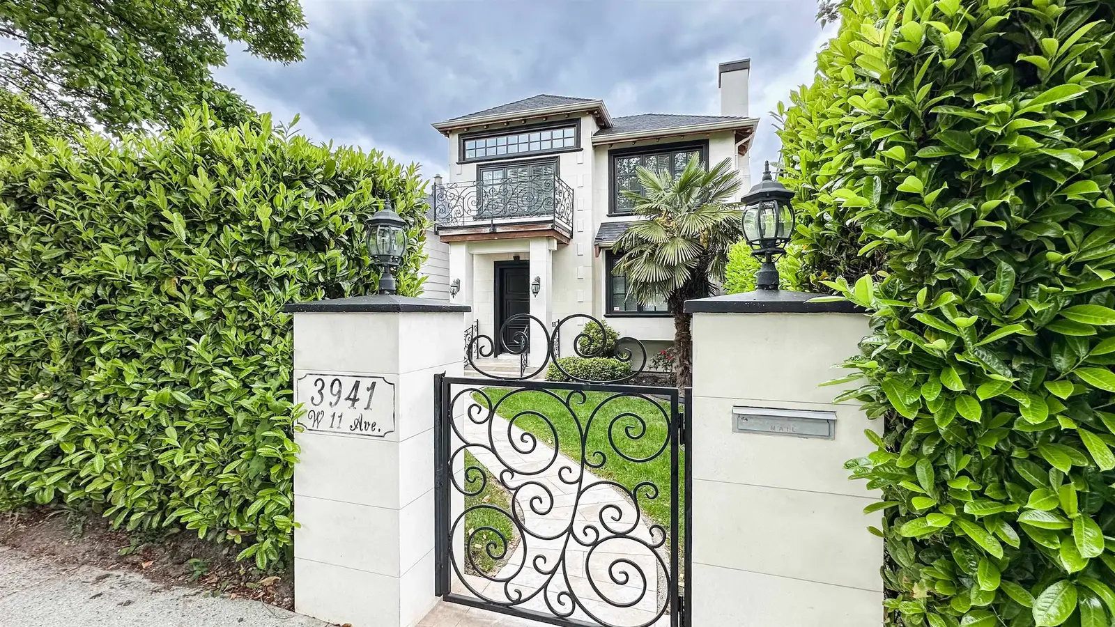 3941 W 11TH AVENUE, Vancouver BC V6R 2L1