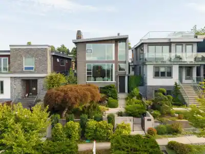 3250 W 20TH AVENUE, Vancouver BC V6L 1H9