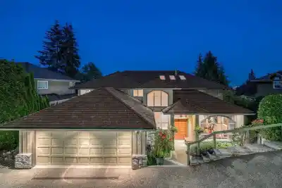 3938 BRAEMAR PLACE, North Vancouver BC V7N 4M8