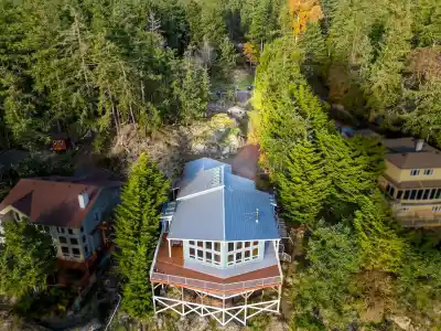 37189 SCHOONER WAY, Pender Island BC V0N 2M2
