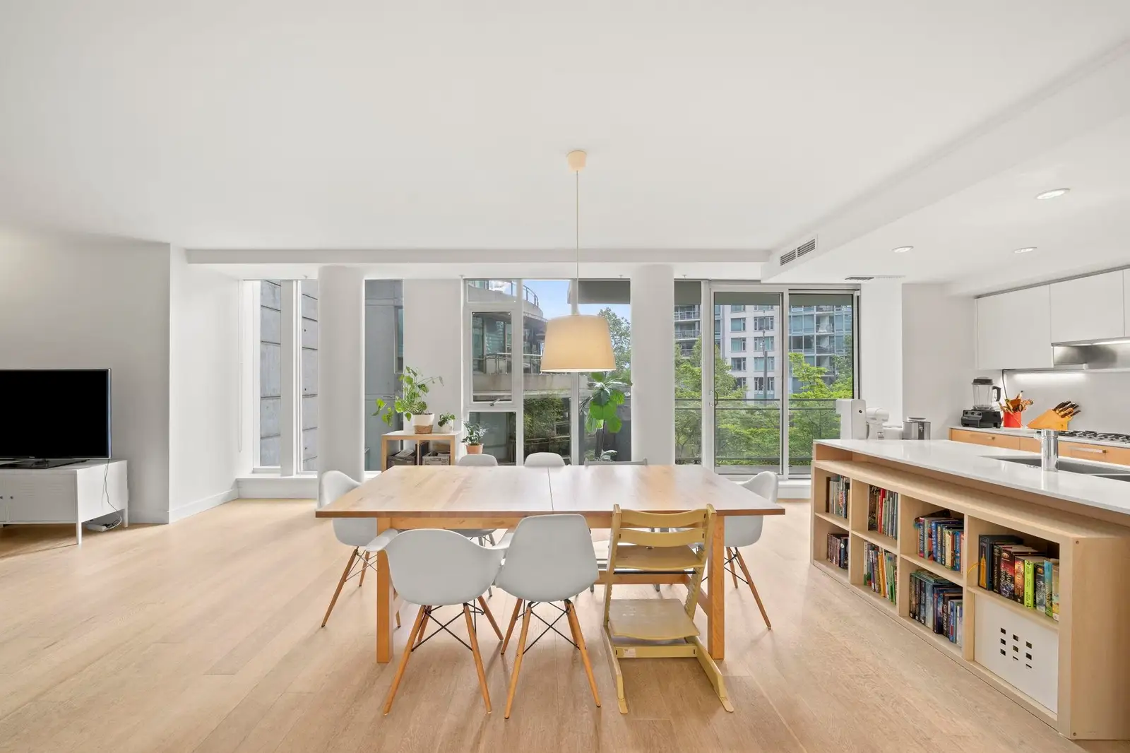 201 1409 W PENDER STREET, Vancouver BC V6G 2S3