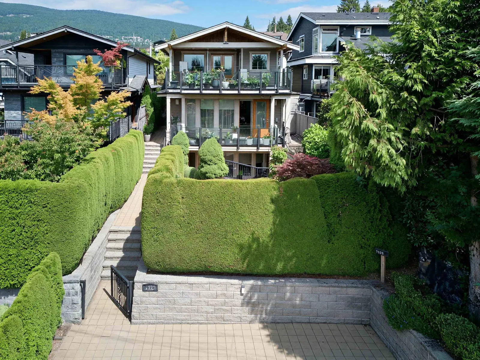1123 KEITH ROAD, West Vancouver BC V7T 1M7