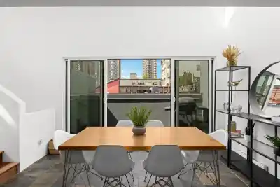 9 1934 BARCLAY STREET, Vancouver BC V6G 1L3