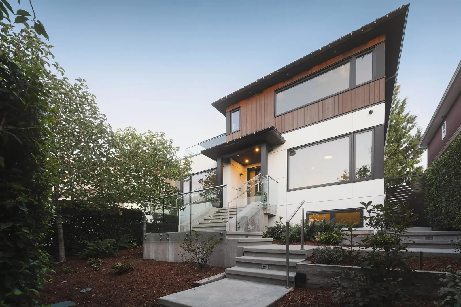 50 DIEPPE PLACE, Vancouver BC V5M 4A3