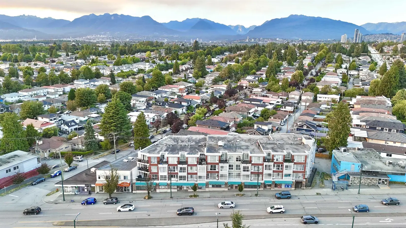 102 2973 KINGSWAY, Vancouver BC V5R 5J4