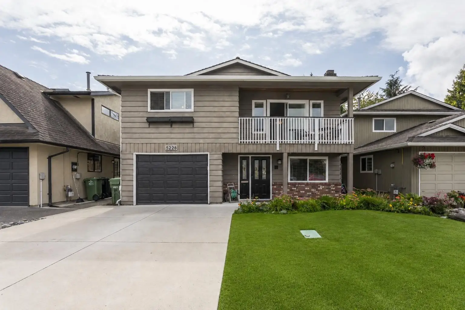 5228 HOLLYFIELD AVENUE, Richmond BC V7E 4T8