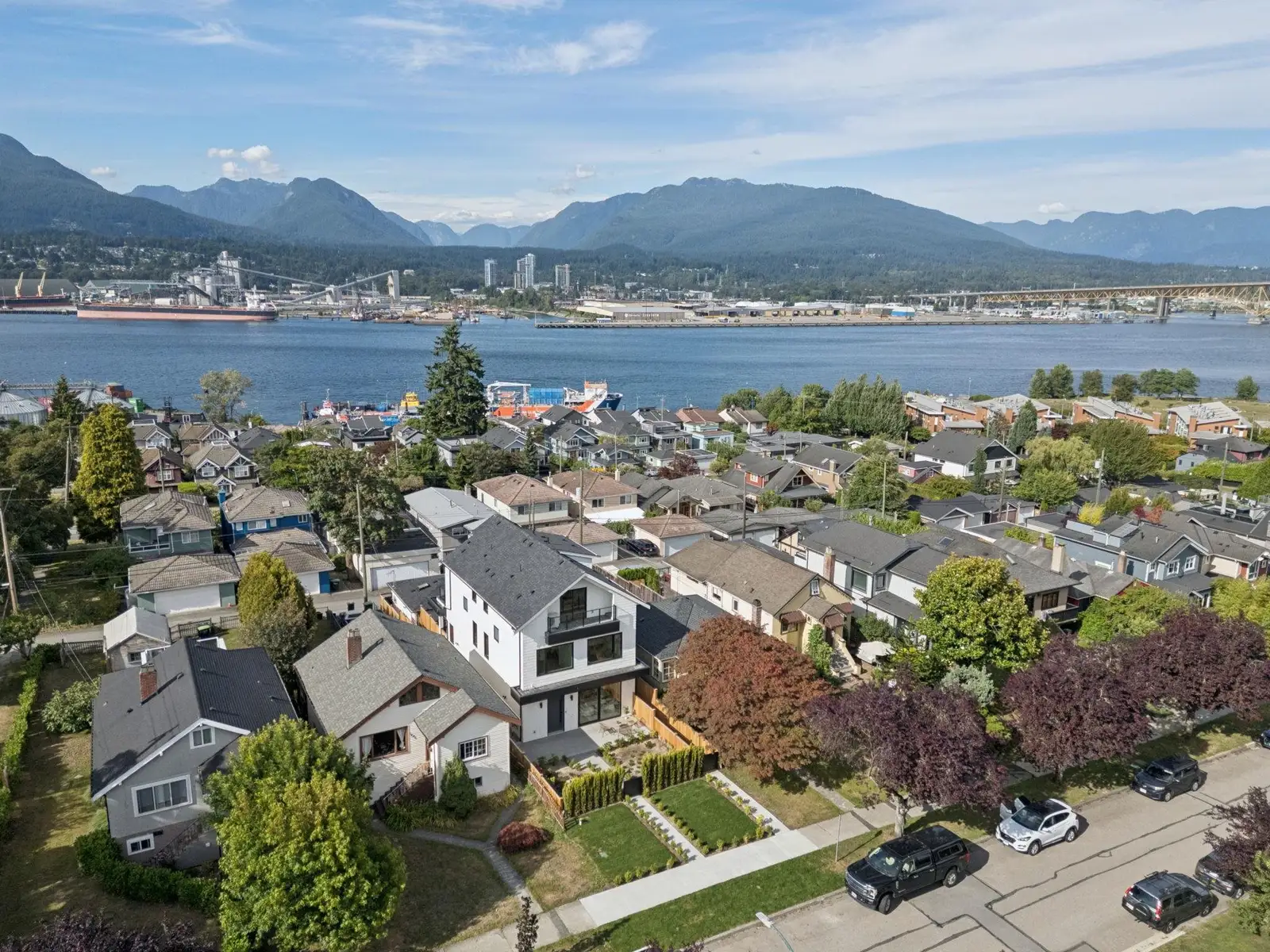1 2815 TRINITY STREET, Vancouver BC V5K 1E8