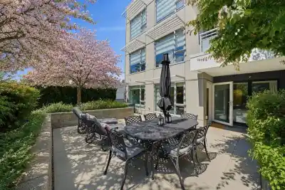 207 1061 MARINE DRIVE, North Vancouver BC V7P 1S6