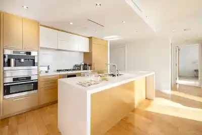 3001 667 HOWE STREET, Vancouver BC V6C 0B5