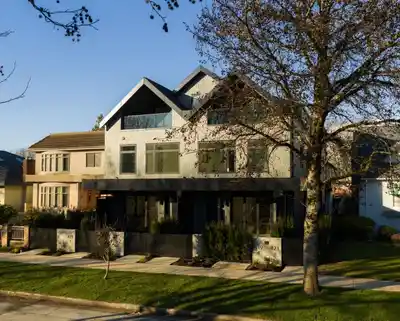 2 419 W 23RD AVENUE, Vancouver BC V5Y 2H5