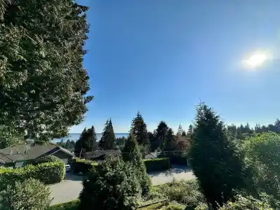 1215 NEPAL CRESCENT, West Vancouver BC V7T 2H4