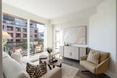 202 422 LAKEWOOD DRIVE, Vancouver BC V5L 0E8