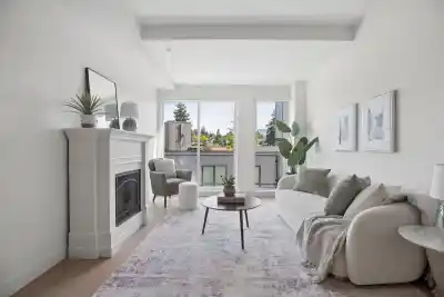 563 422 E 3RD STREET, North Vancouver BC V7L 0K1