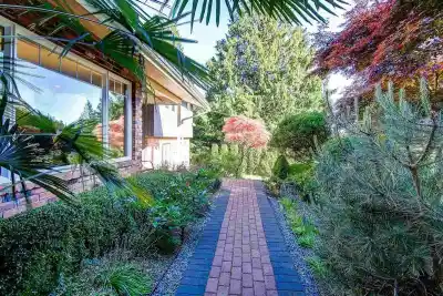 4730 WILLOW CREEK ROAD, West Vancouver BC V7W 1C4
