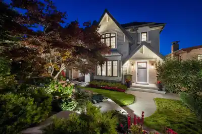 2865 TRINITY STREET, Vancouver BC V5K 1E8