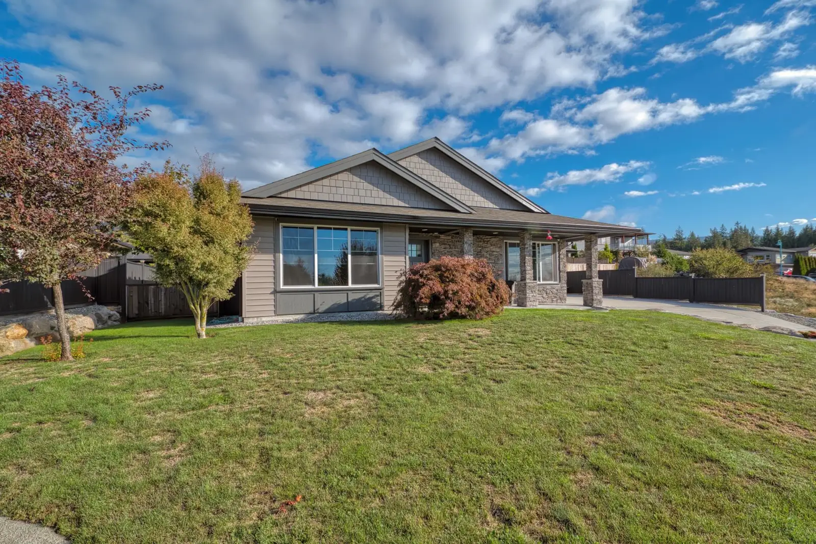 6252 ORACLE ROAD, Sechelt BC V7Z 0N7