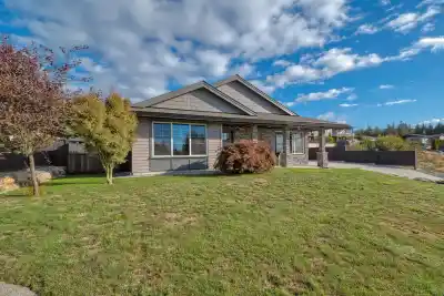 6252 ORACLE ROAD, Sechelt BC V7Z 0N7
