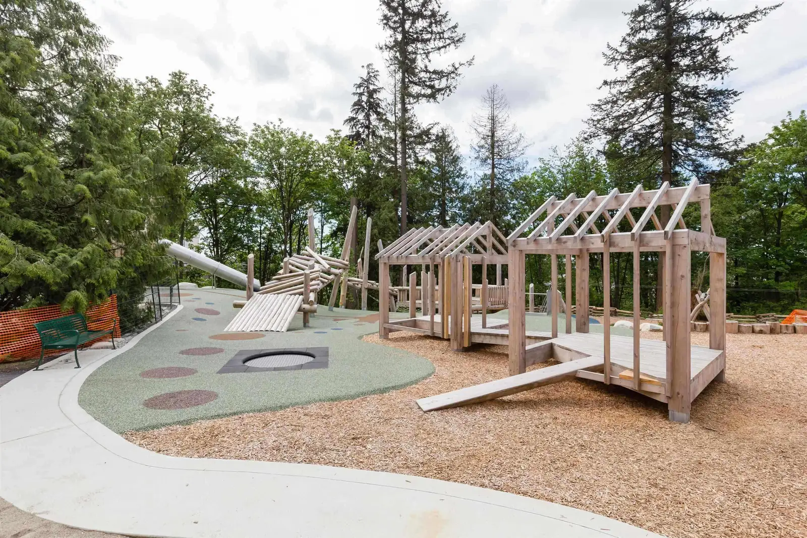 102 747 E 3RD STREET, North Vancouver BC V7L 1G8