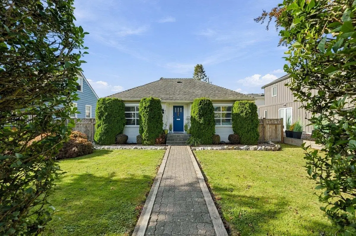 211 DOUGLAS CRESCENT, Richmond BC V7B 1E4