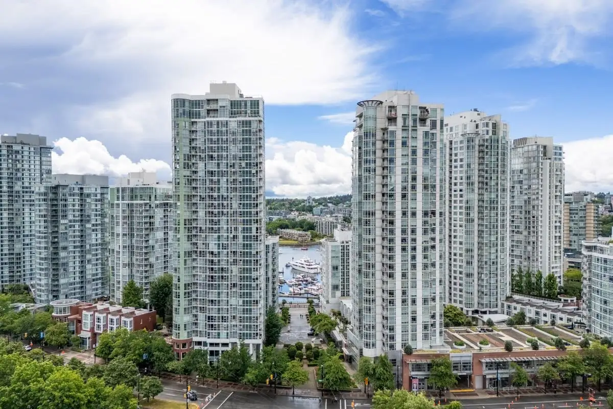 1505 193 AQUARIUS MEWS, Vancouver BC V6Z 2Z2