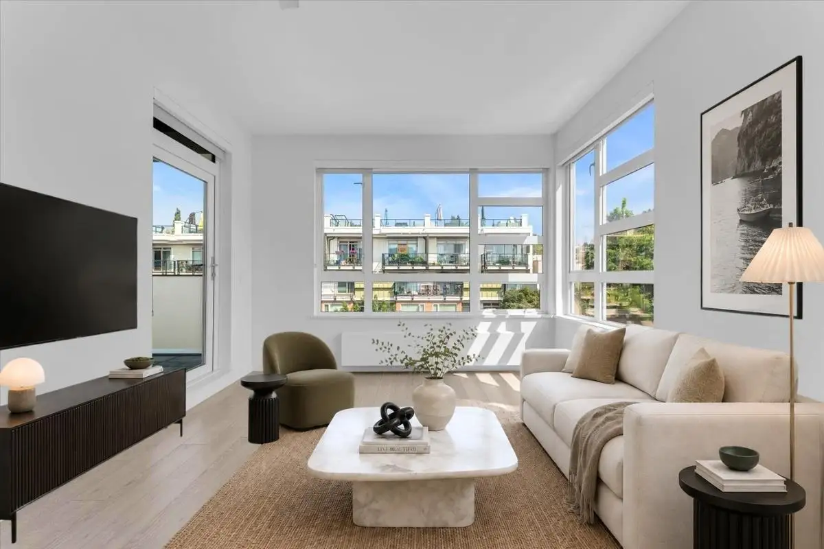 315 711 W 14TH STREET, North Vancouver BC V7M 3E8