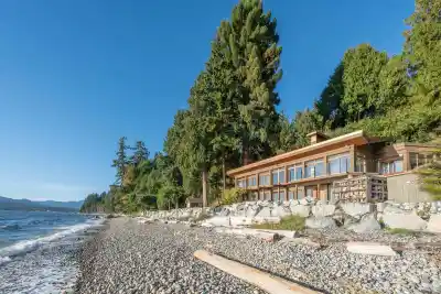 4893 SUNSHINE COAST HIGHWAY, Sechelt BC V7Z 0B6