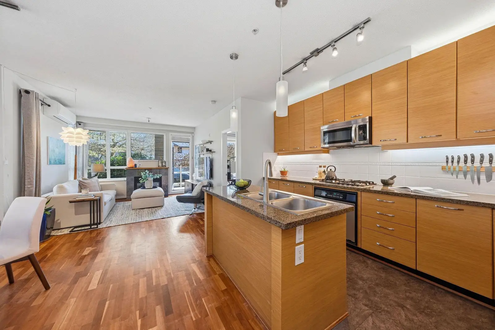 223 530 RAVEN WOODS DRIVE, North Vancouver BC V7G 2T5