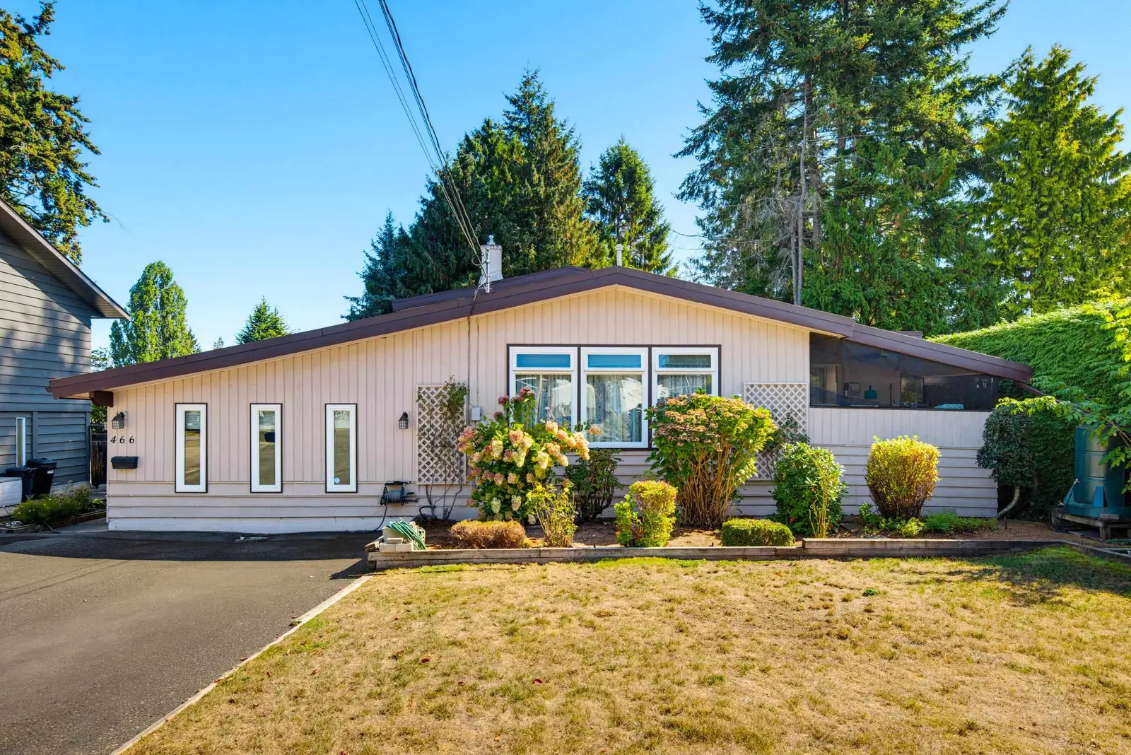 466 55 STREET, Tsawwassen BC V4M 3J7