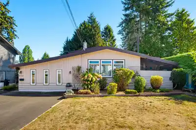 466 55 STREET, Tsawwassen BC V4M 3J7